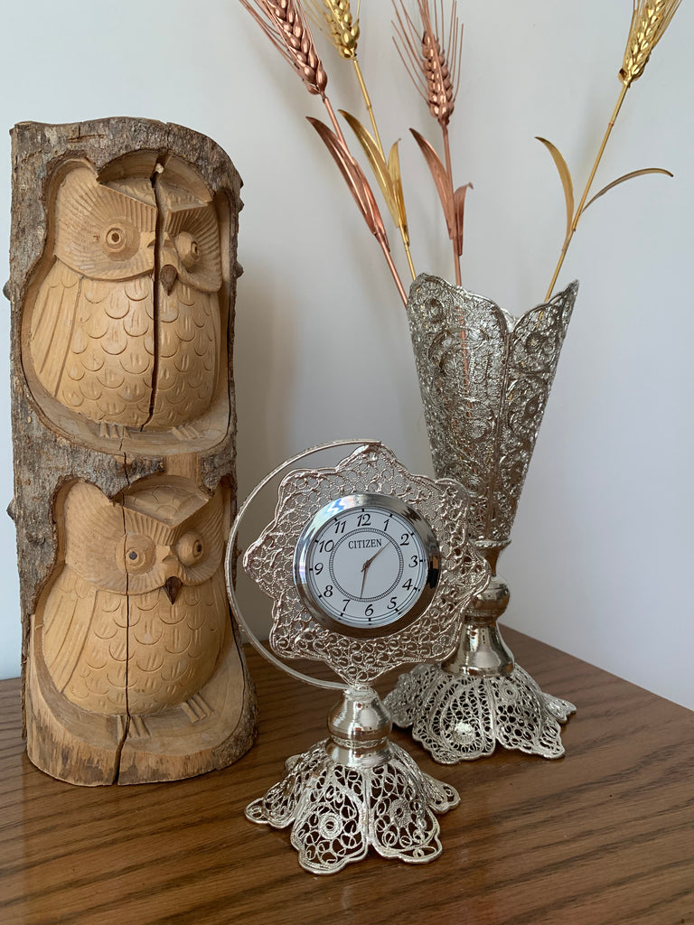 luxuriose Silberne iranische Vase  und Uhr